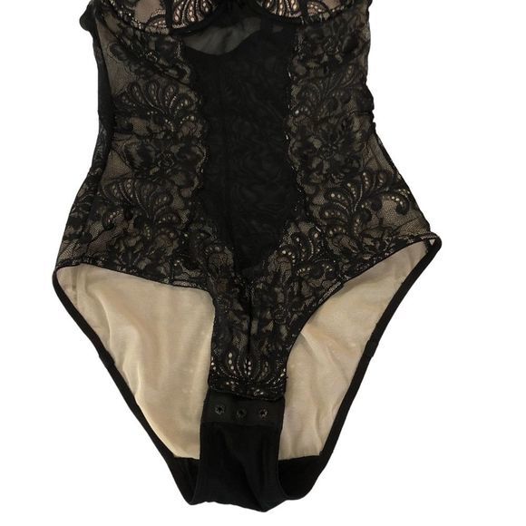 Le Mystere Women's Sophia Lace Convertible‎ Bodysuit 34C - Picture 6 of 10